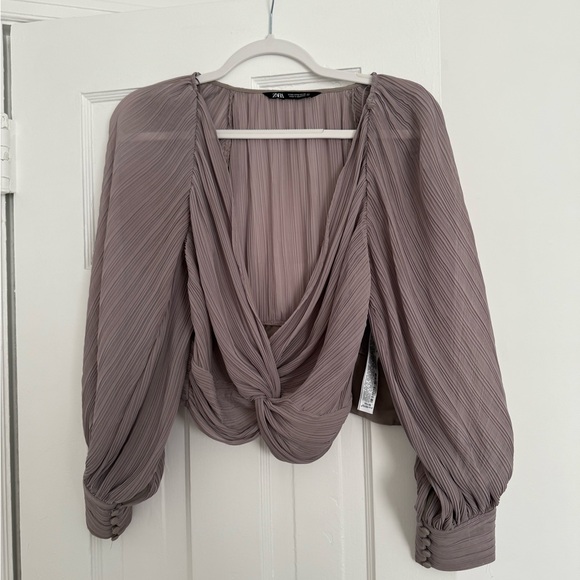 Zara - knotted pleated top - Picture 2 of 6